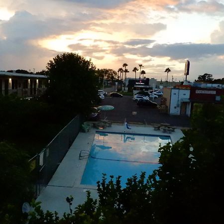 Siesta Inn Μακάλεν Εξωτερικό φωτογραφία